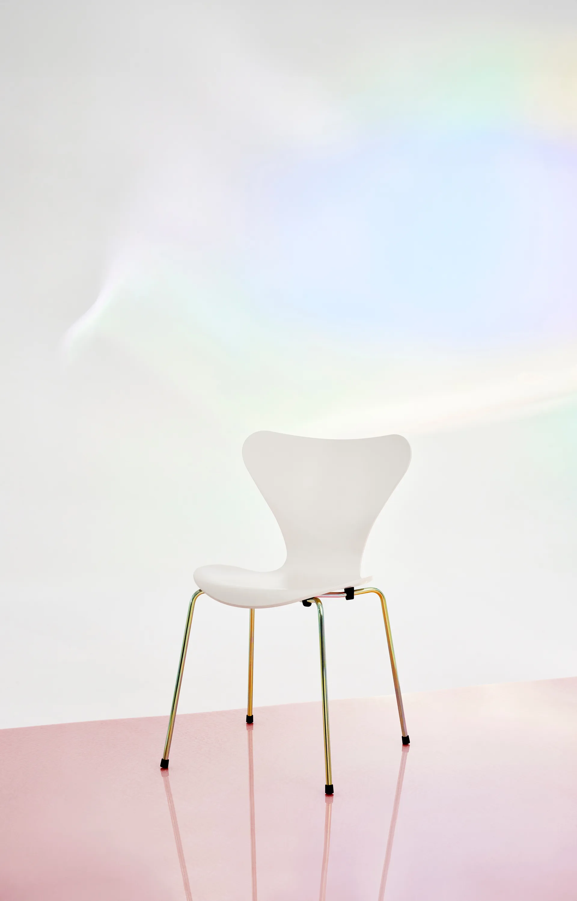 Sjuan 3107 7:14 AM stol, Beige-rainbow Fritz Hansen