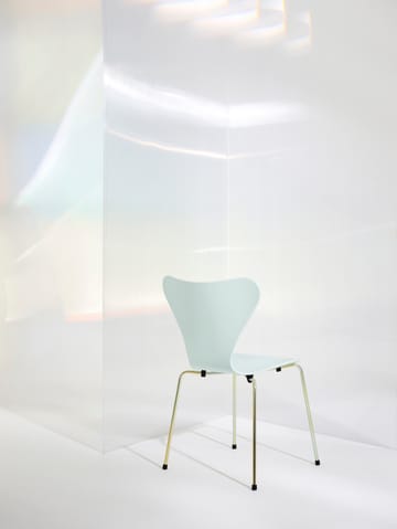 Sjuan 3107 7:14 AM stol - Green-rainbow - Fritz Hansen