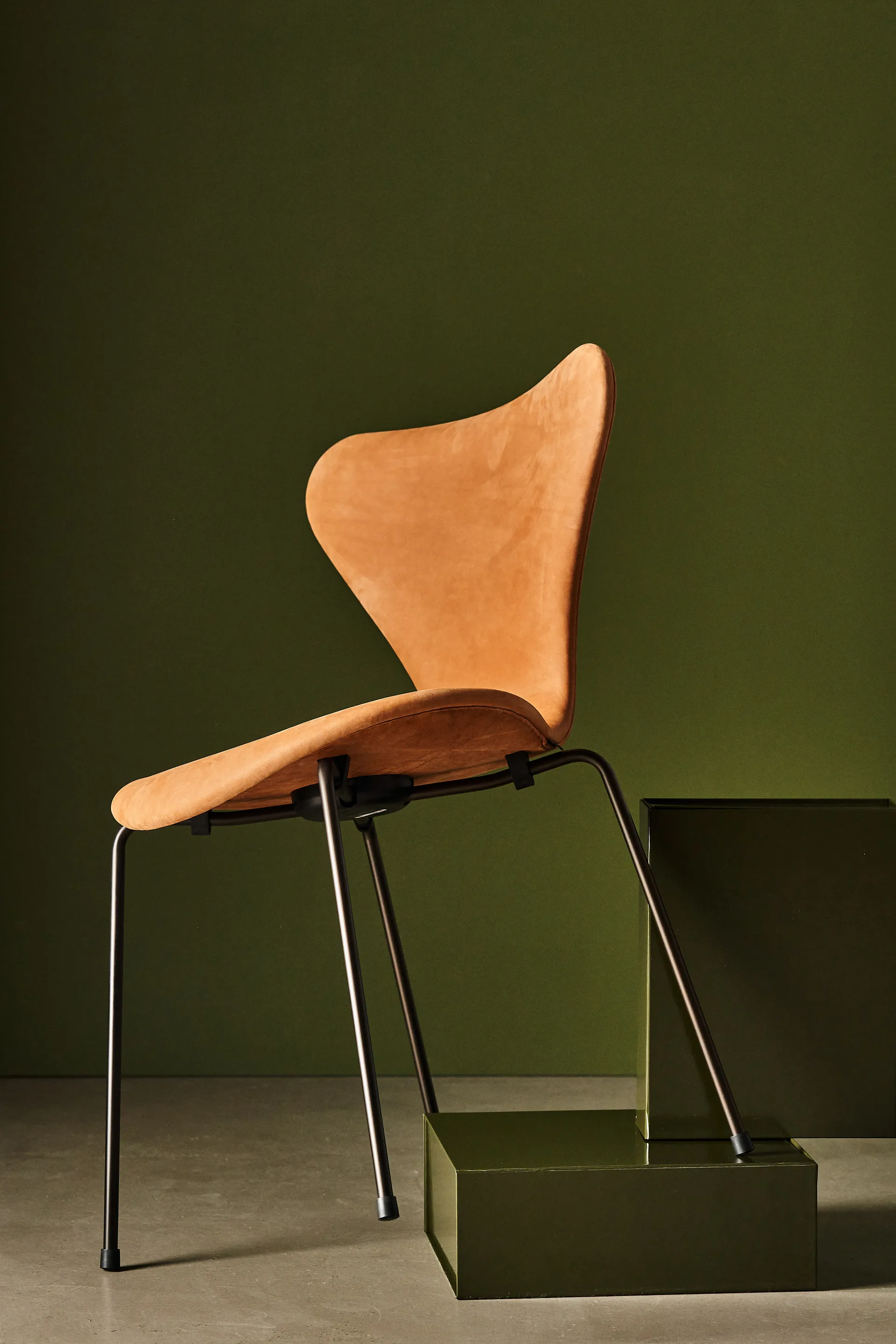 Sjuan 3107 helklädd Stol Special Edition, Dunes Cognac-brown Fritz Hansen