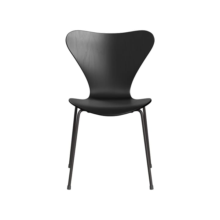Sjuan 3107 stol - svart, målad ask, grafitgrått stativ - Fritz Hansen