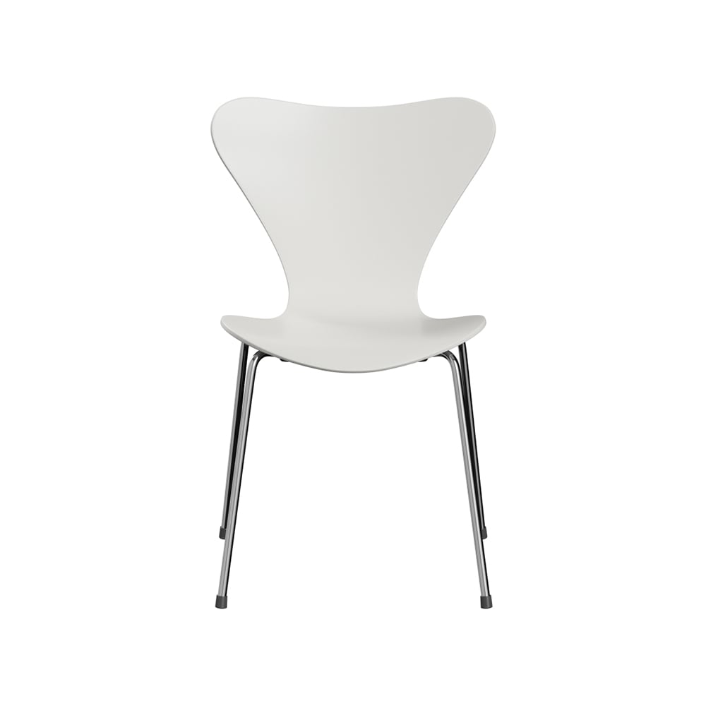 Fritz Hansen Sjuan 3107 stol Vit-lackad-kromat stålstativ
