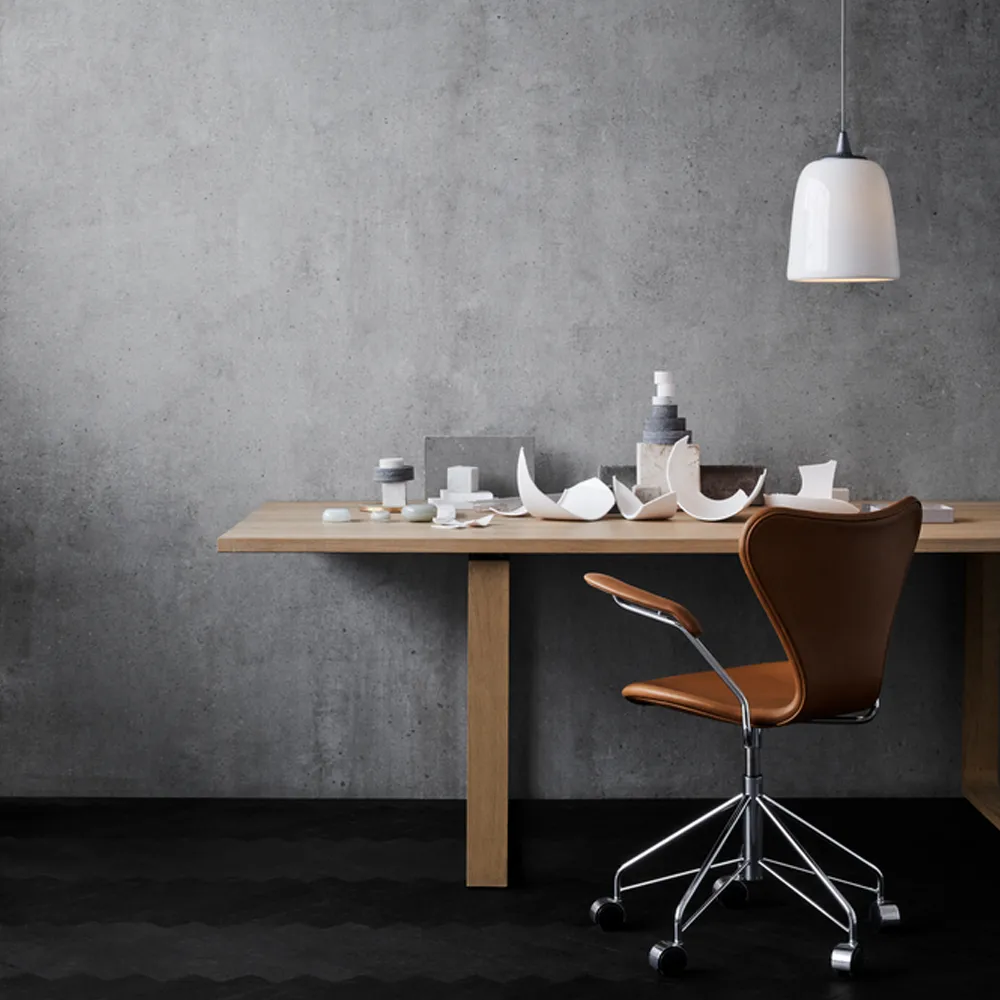 Sjuan 3217 helklädd kontorsstol kampanj hårda hjul, Leather wild walnut-chrome Fritz Hansen