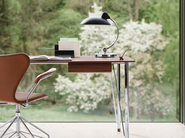 Sjuan 3217 helklädd kontorsstol kampanj hårda hjul, Leather wild walnut-chrome Fritz Hansen