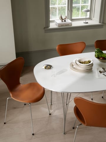 Sjuan Tailored stol - Harness Leather Saddle Brown-chrome - Fritz Hansen