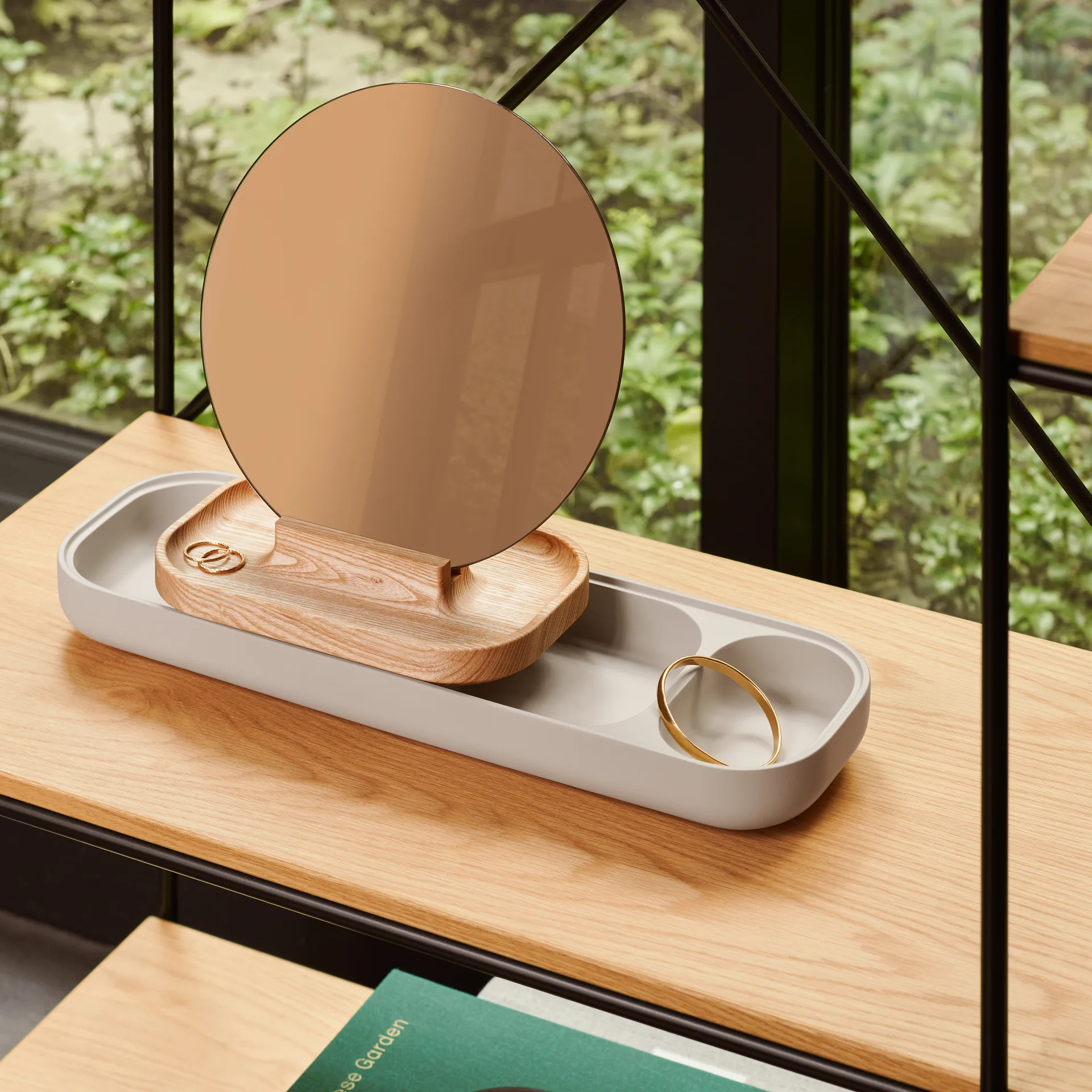 Slide förvaring med spegel, Ask-betong Fritz Hansen