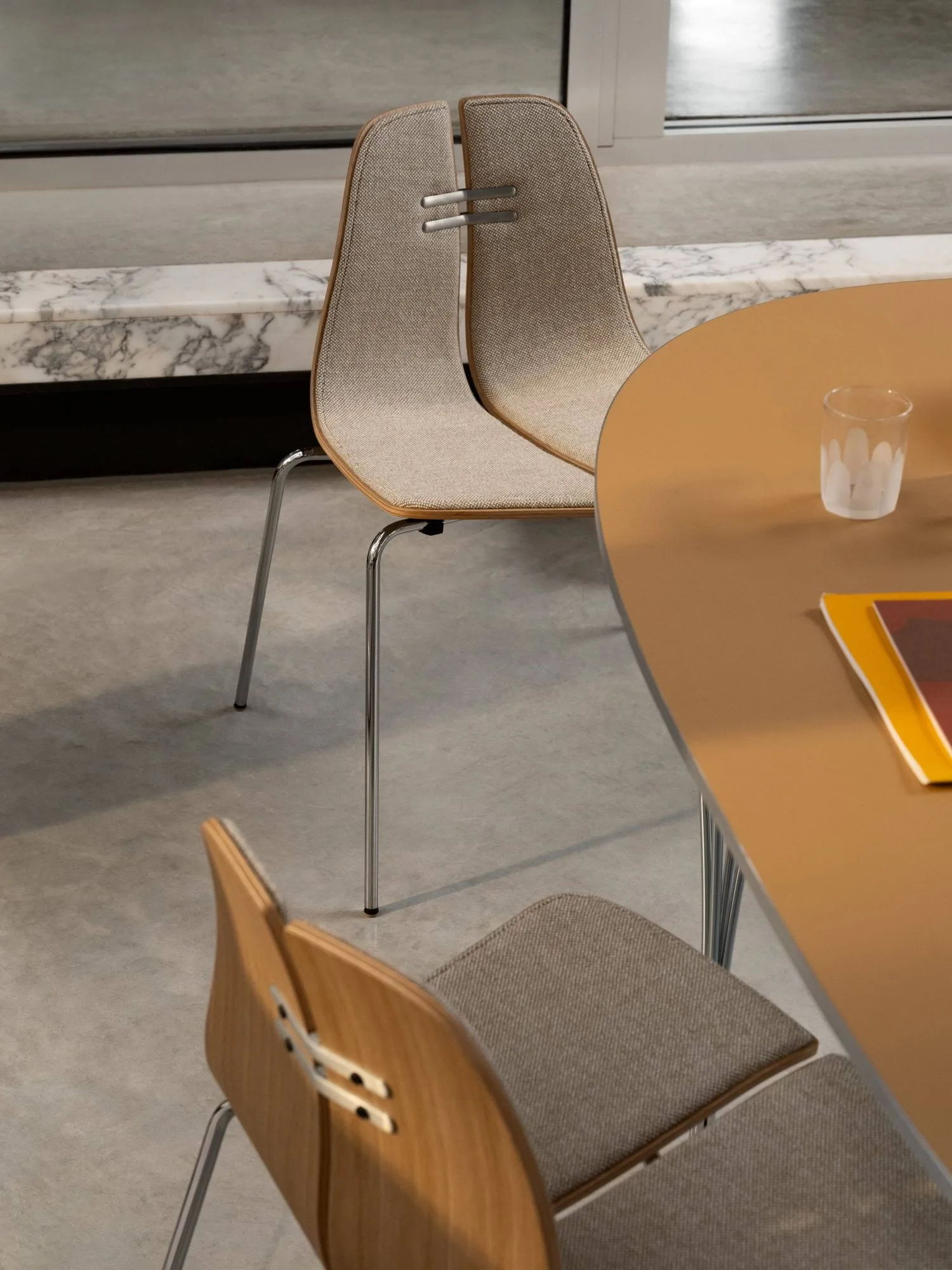 Superellipse B616 matbord 170x100 cm, Amber, 170x100x72 cm Fritz Hansen