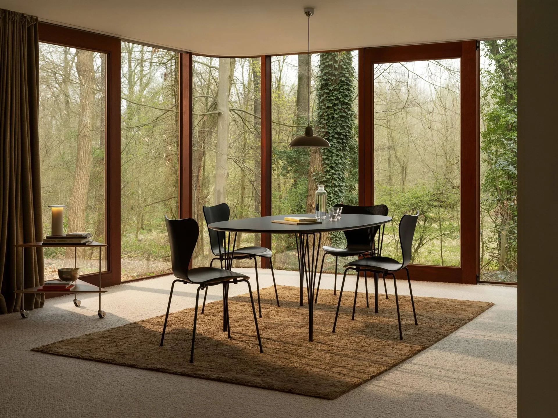 Superellipse B616 matbord 170x100 cm, Black, 170x100x72 cm Fritz Hansen