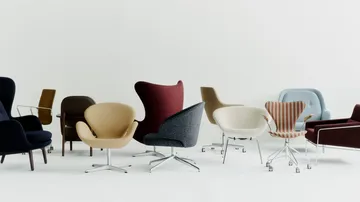 Svanen 3320 fåtölj - Acca Camel (gul)-borstad aluminium - Fritz Hansen