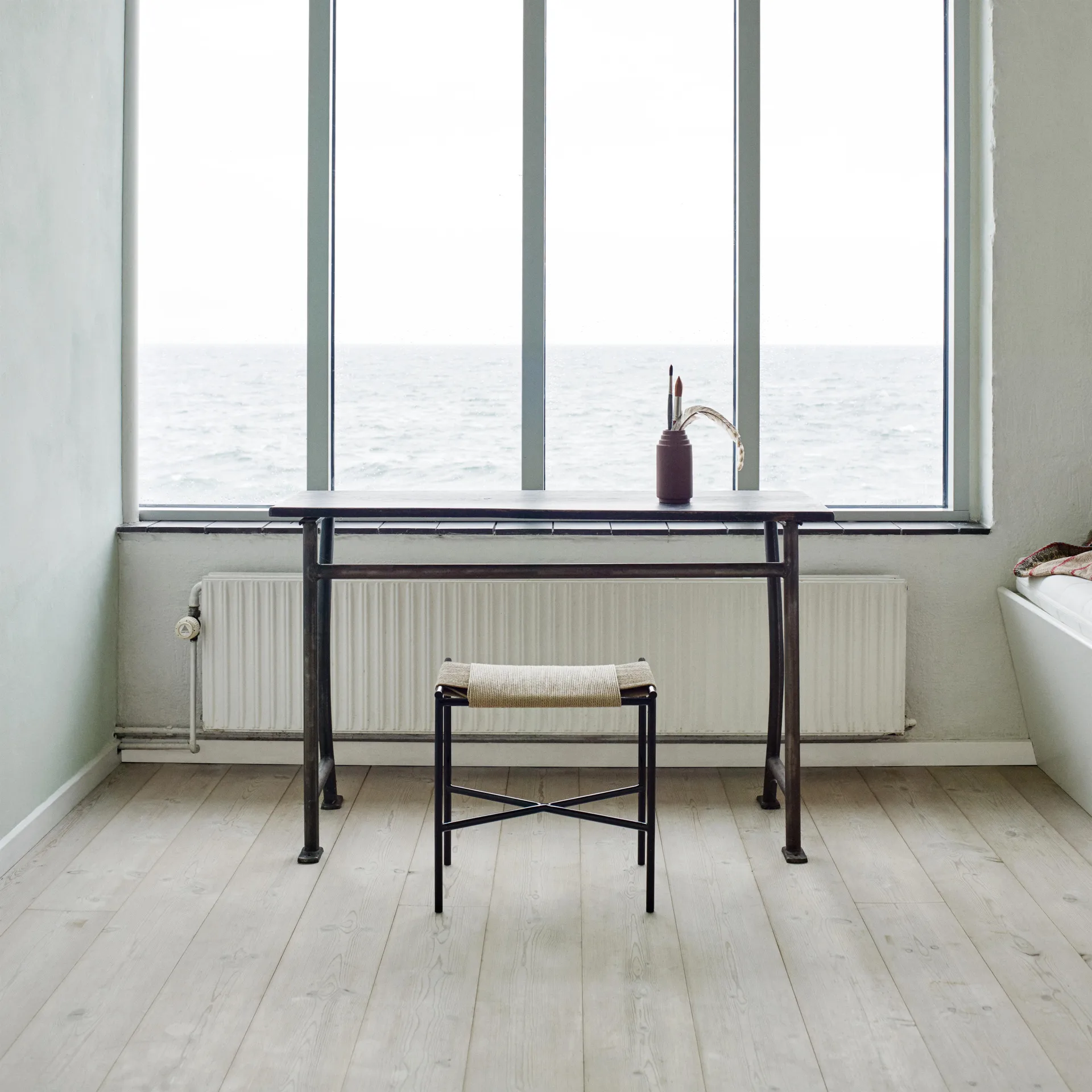 Vent pall, Svart Fritz Hansen