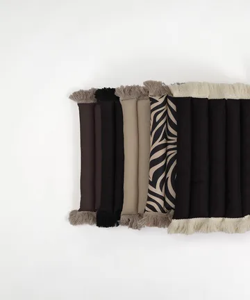 Garden Glory sittdyna med fransar - Svart, svart frans, 38x120 cm - Garden Glory