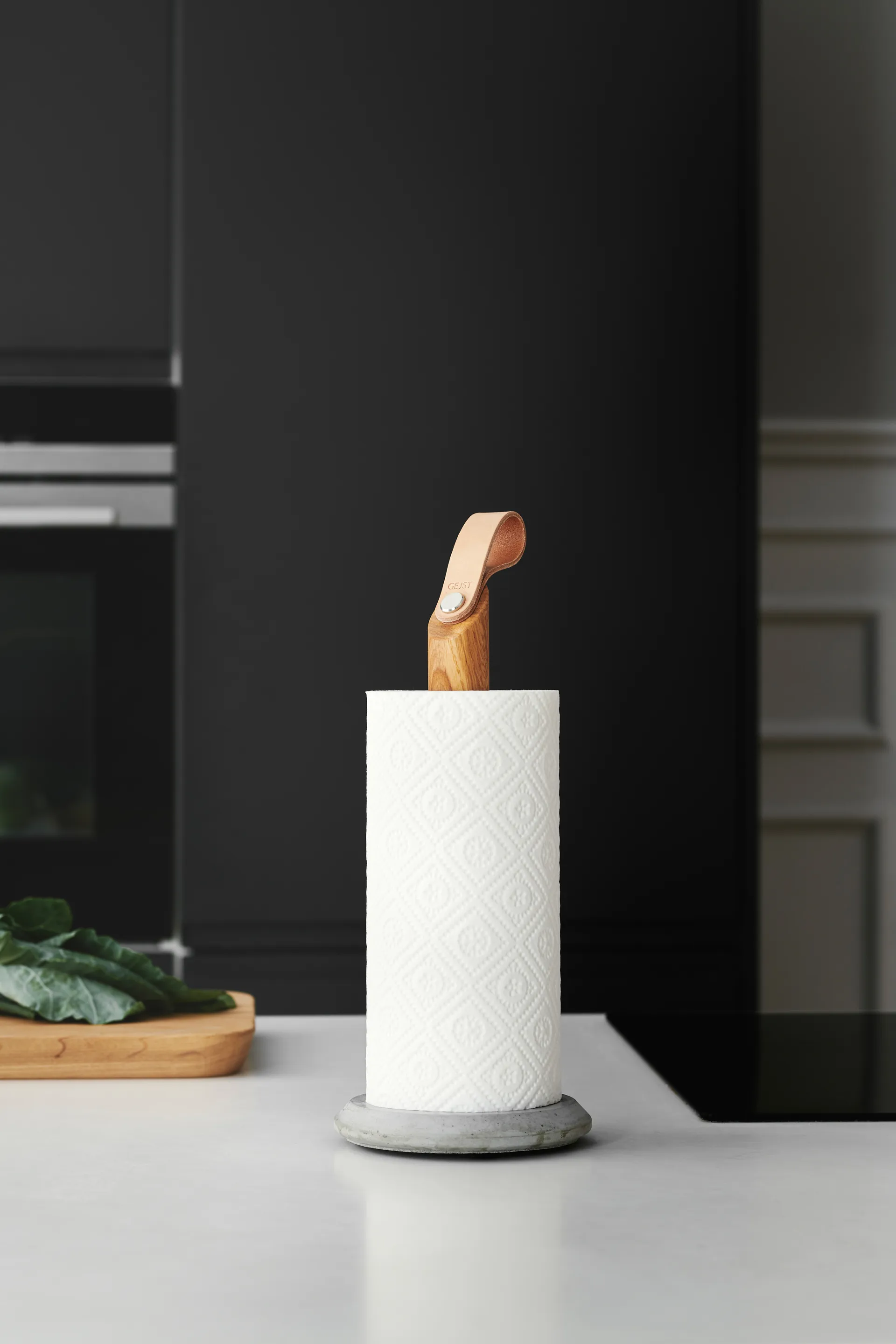 Grab hushållspappershållare, Ek Gejst