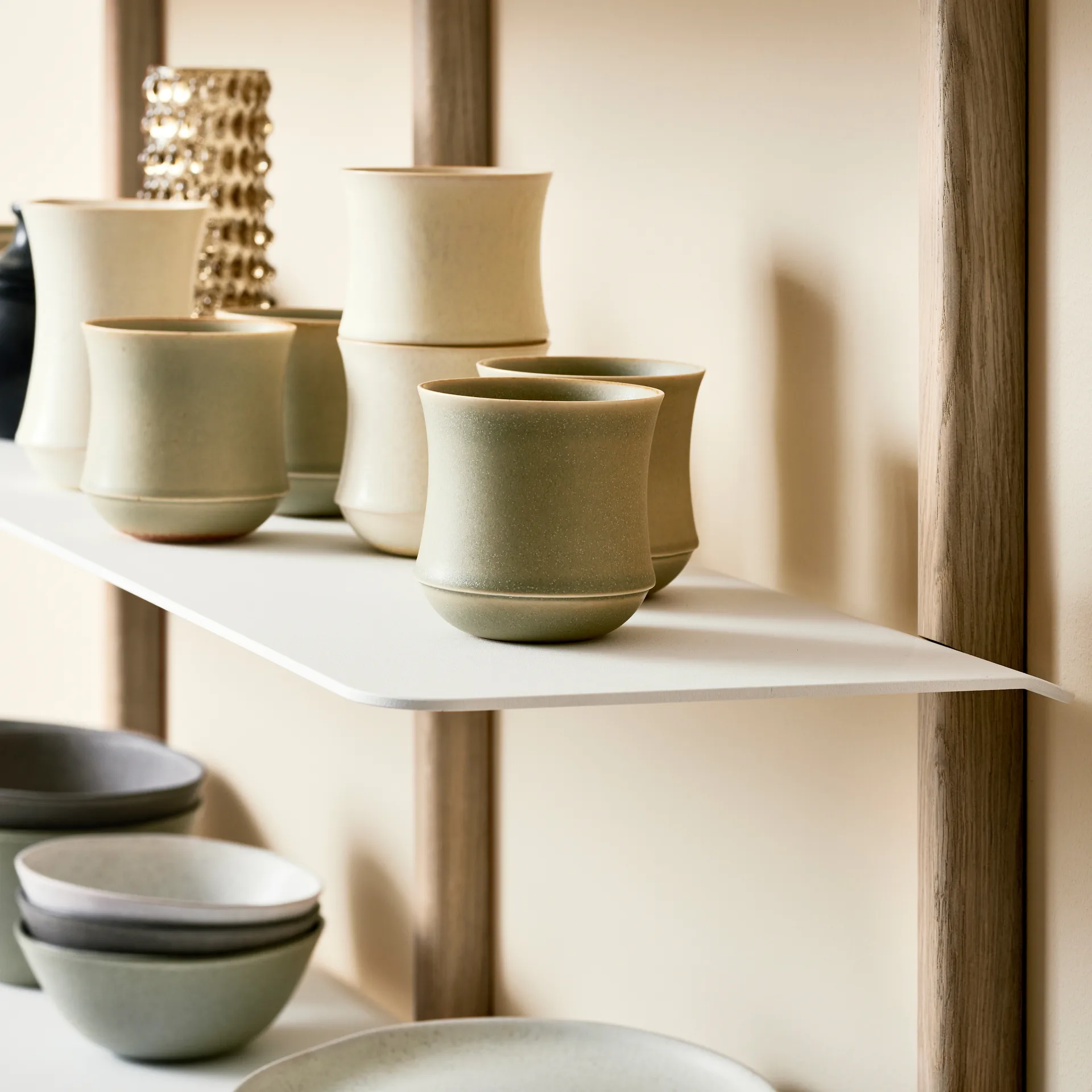 Nivo hylla D large, Ljus ek-vit Gejst