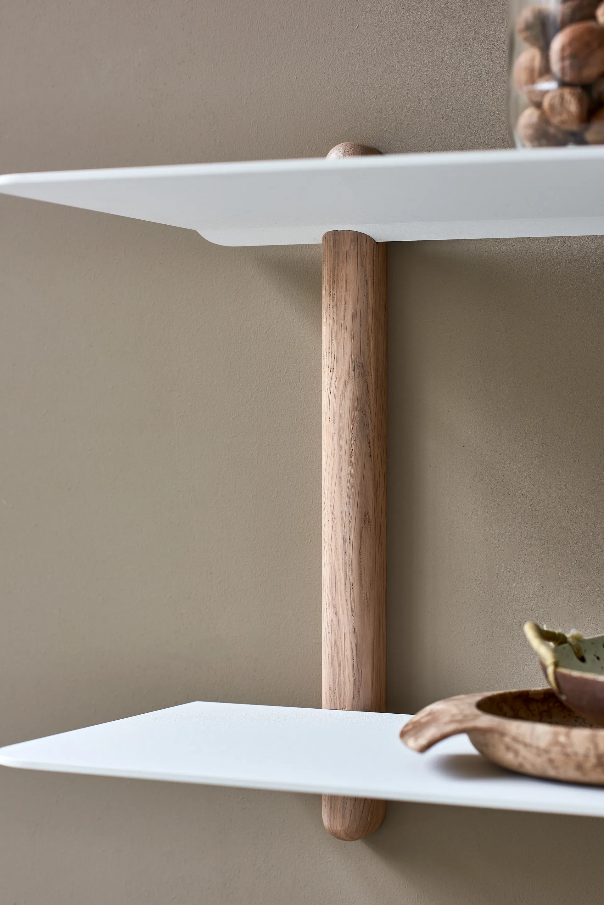 Nivo hylla F large, Ljus ek-vit Gejst