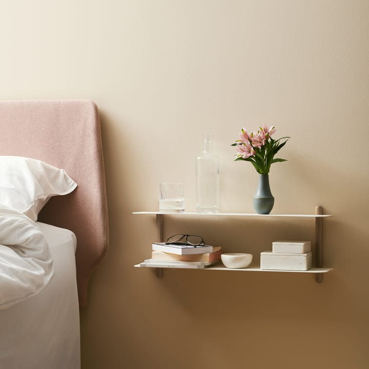 Nivo hylla F, Ljus ek-vit Gejst