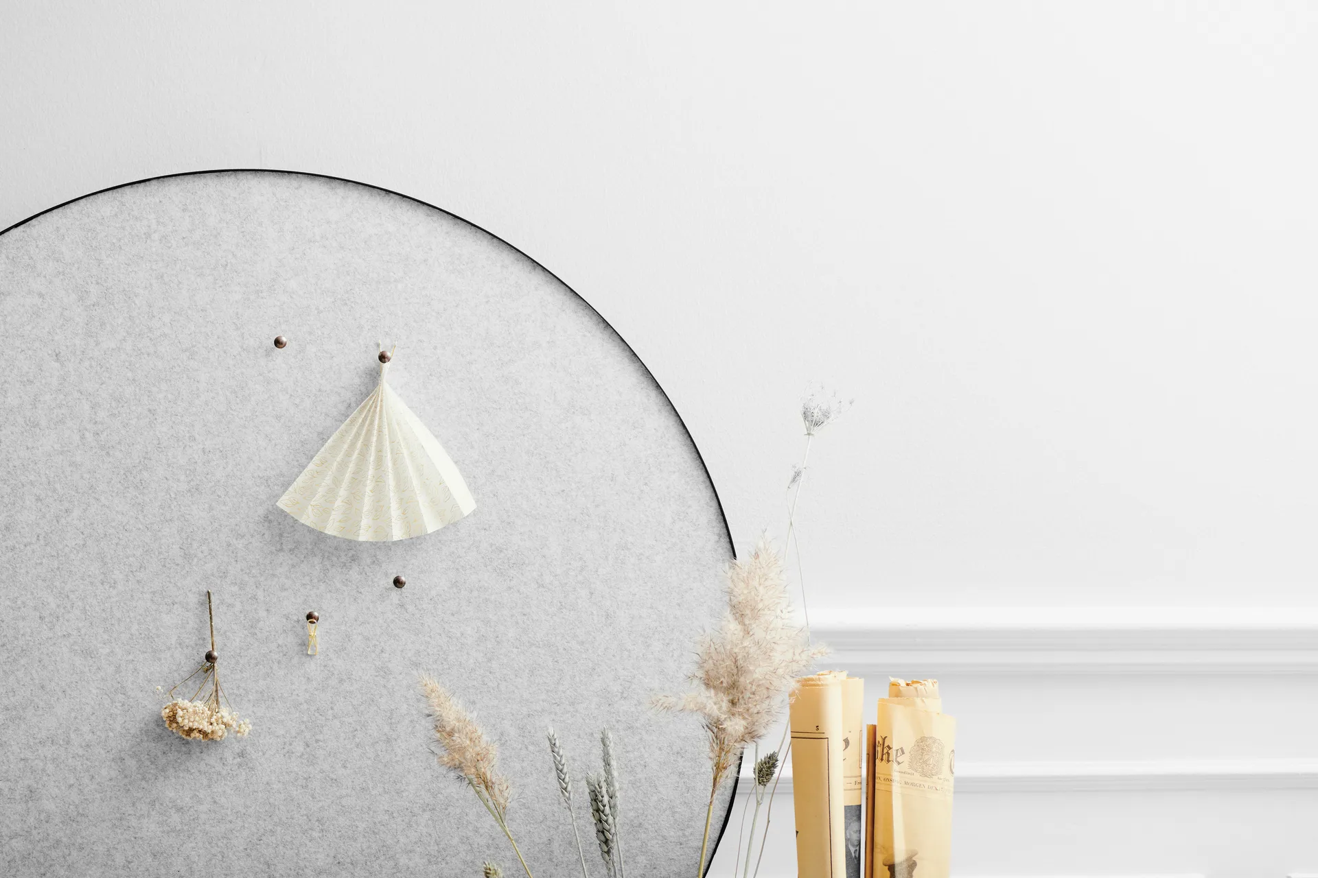 Retell pinboard anslagstavla Ø80 cm, Ljusgrå Gejst