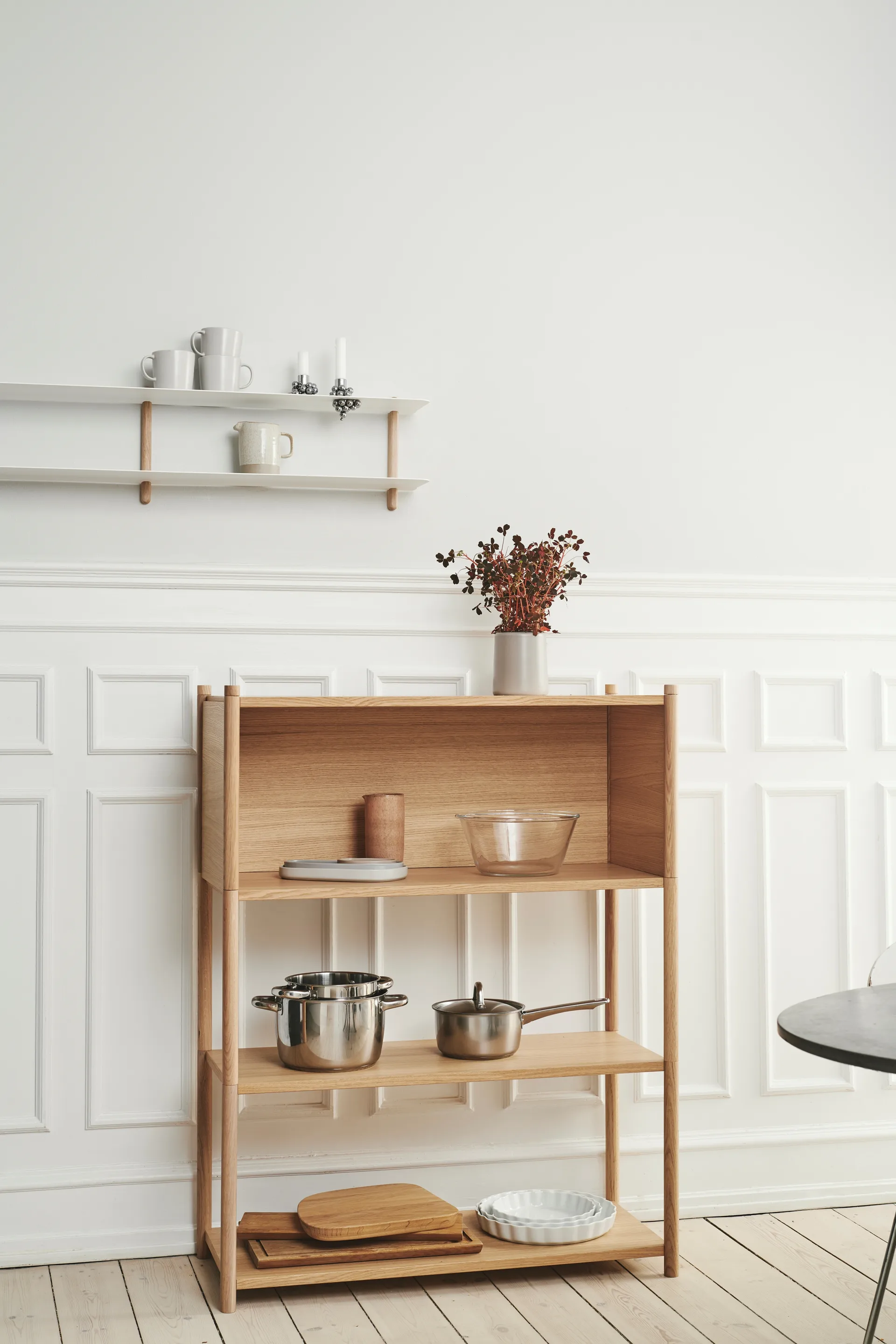 Sceene bookcase B, Ljus ek Gejst