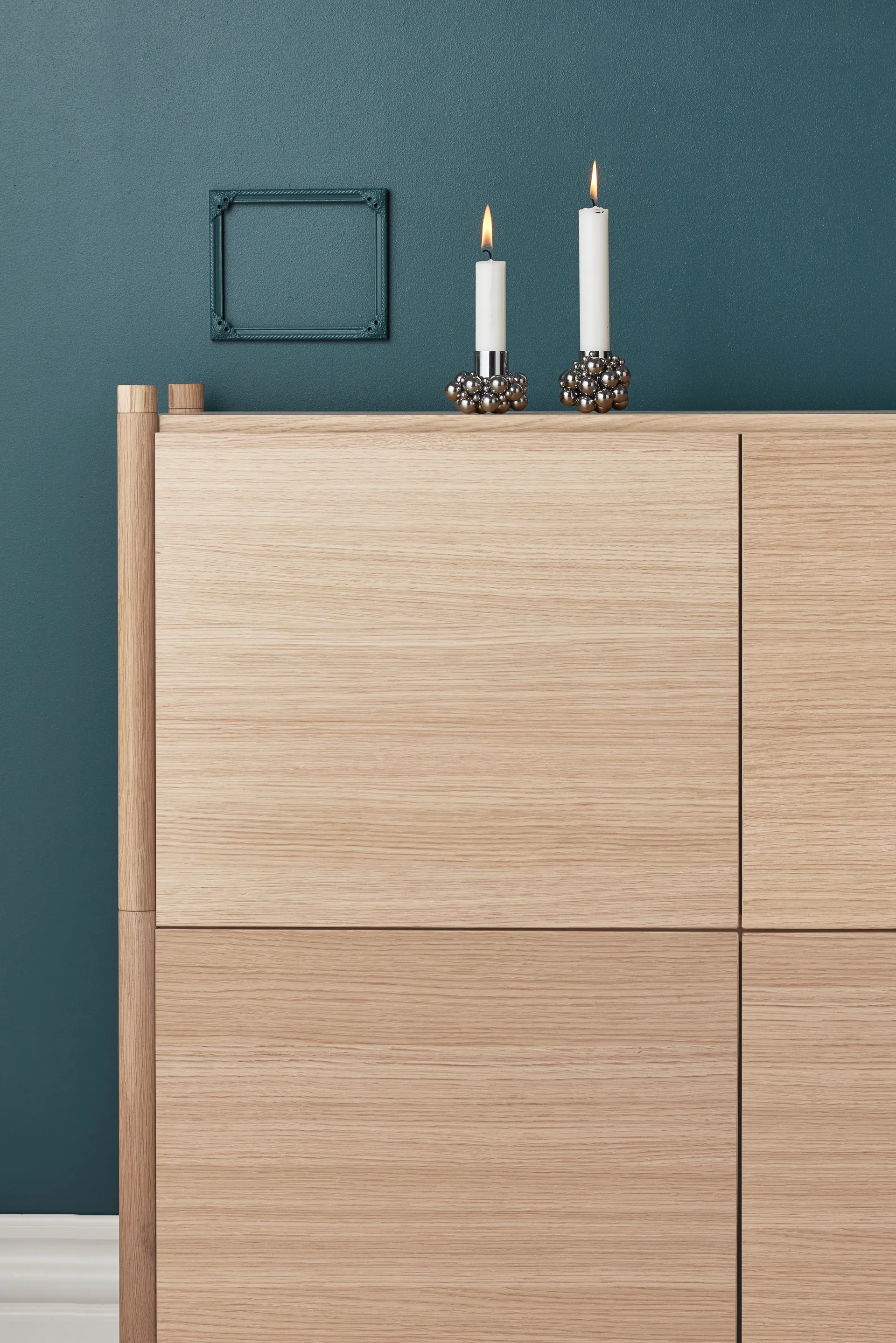 Sceene bookcase E, Ljus ek Gejst