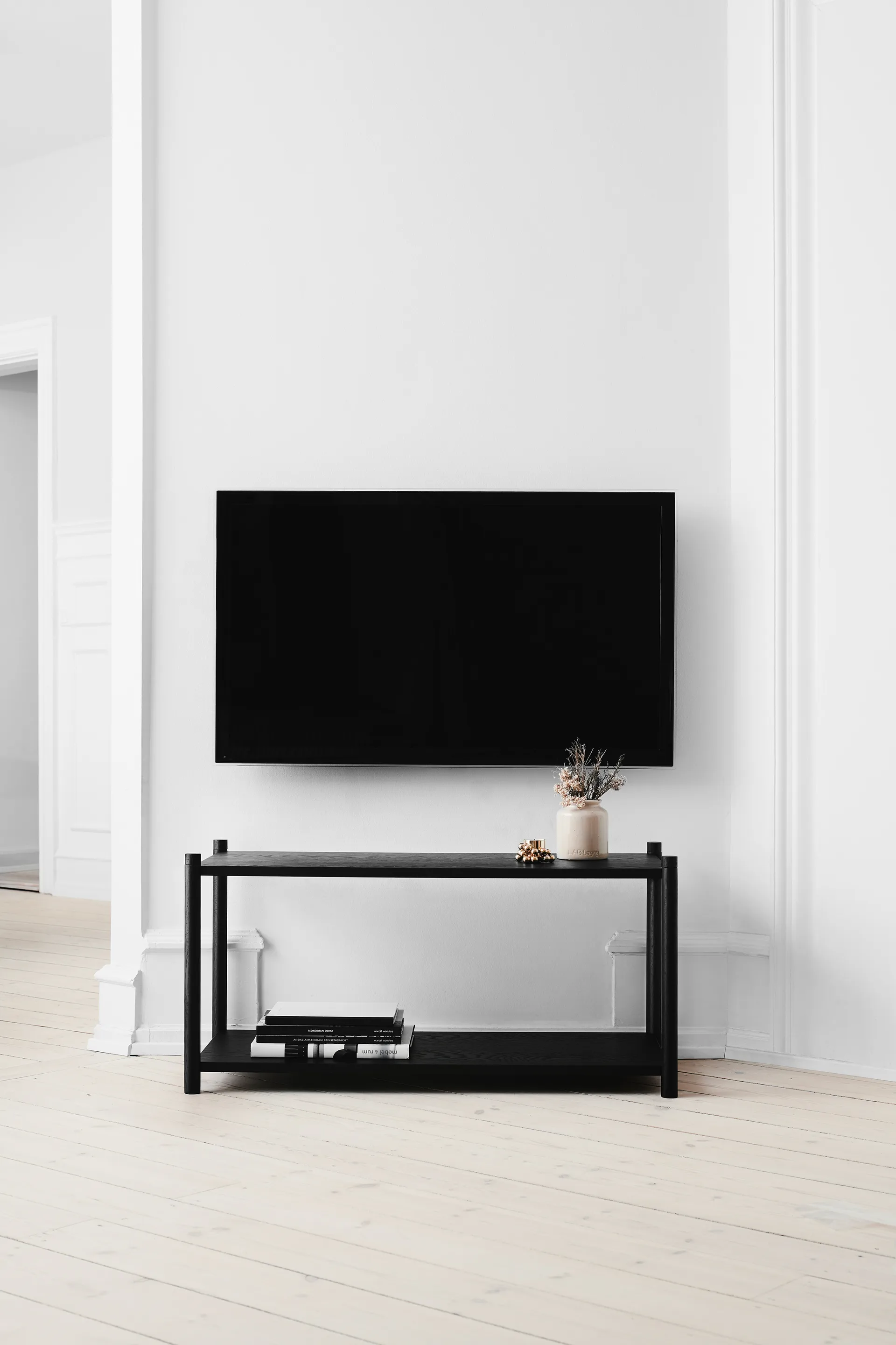 Sceene bookcase F, Svartbetsad ek Gejst