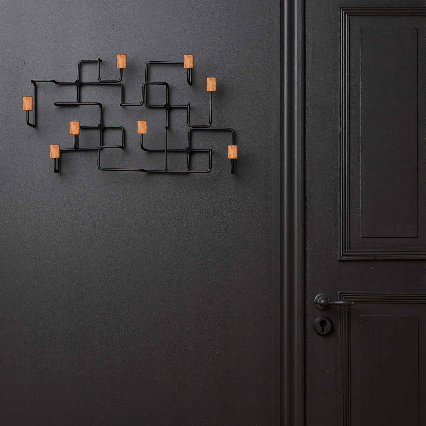 Underground klädhängare, Svart-ek Gejst