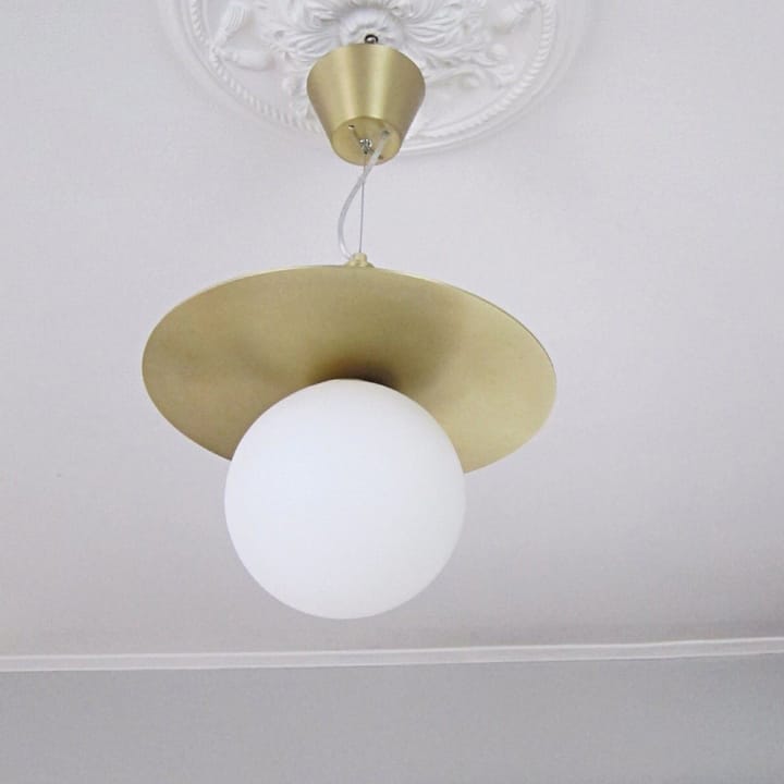 Art Deco taklampa, Mässing-opalglas Globen Lighting