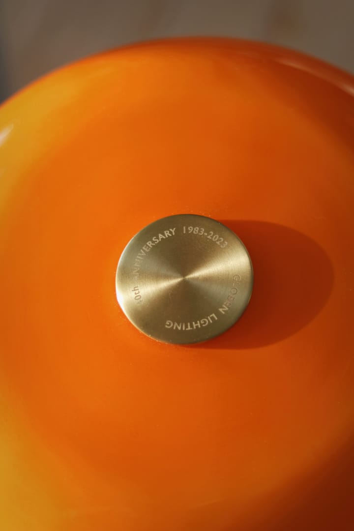 Bullen 25 bordslampa, Orange Globen Lighting