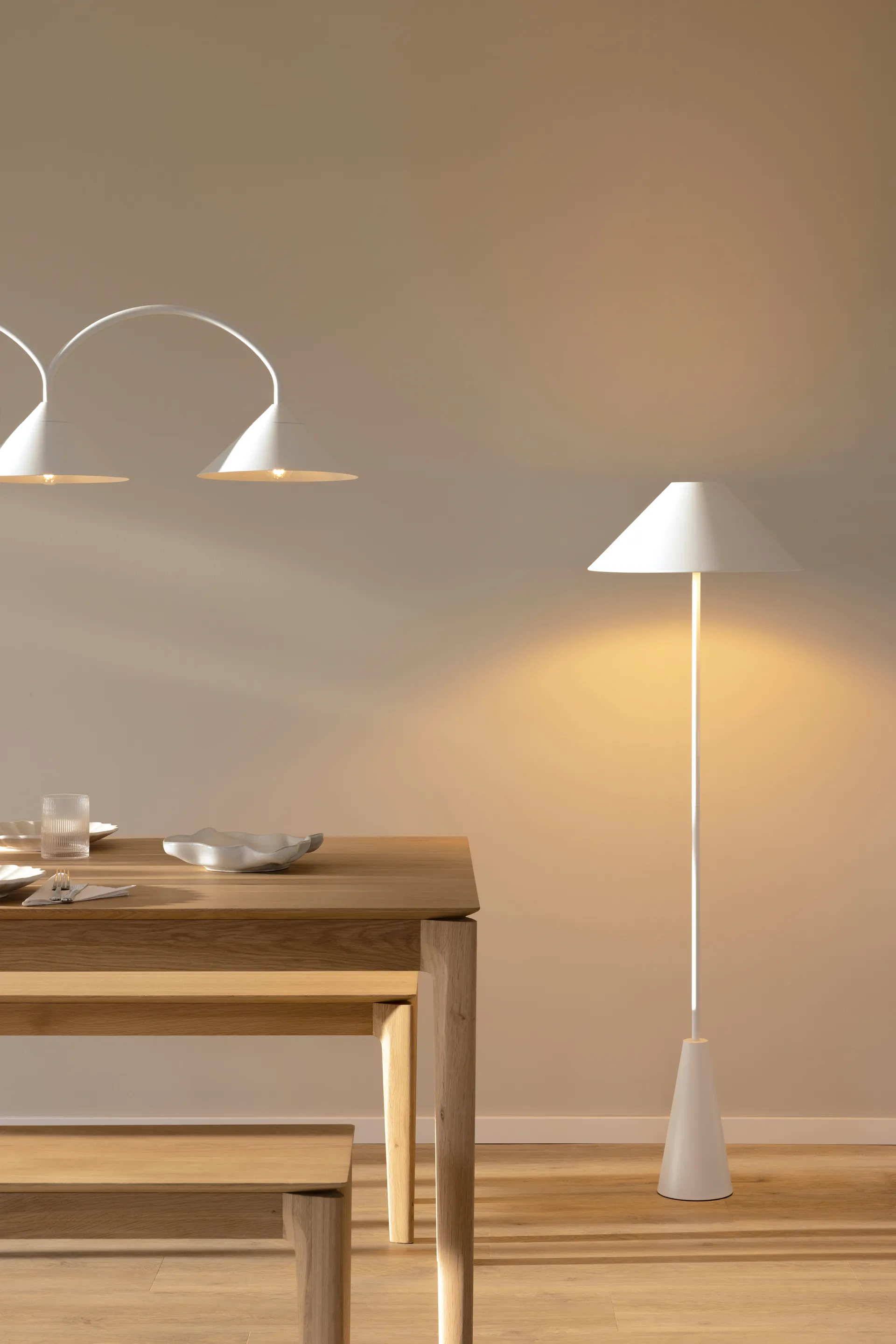 Cannes golvlampa 140 cm, Vit Globen Lighting