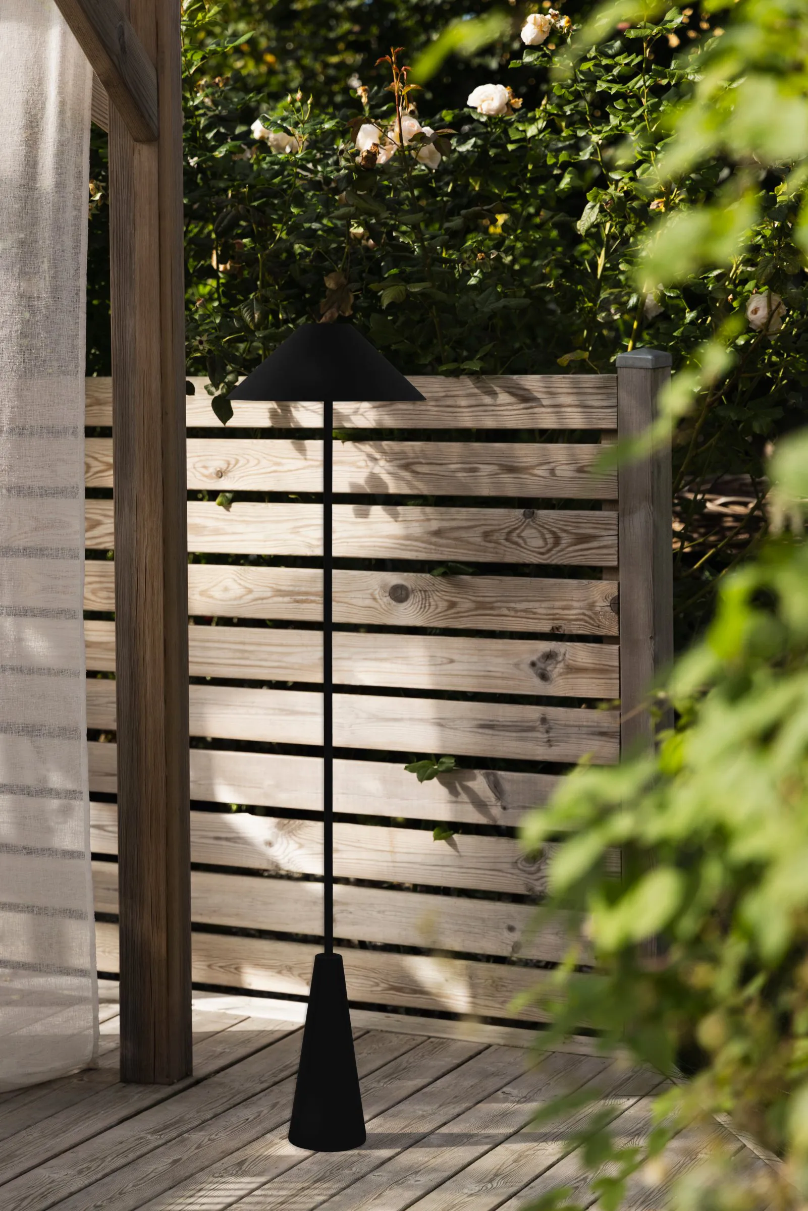 Cannes golvlampa portabel, Svart Globen Lighting