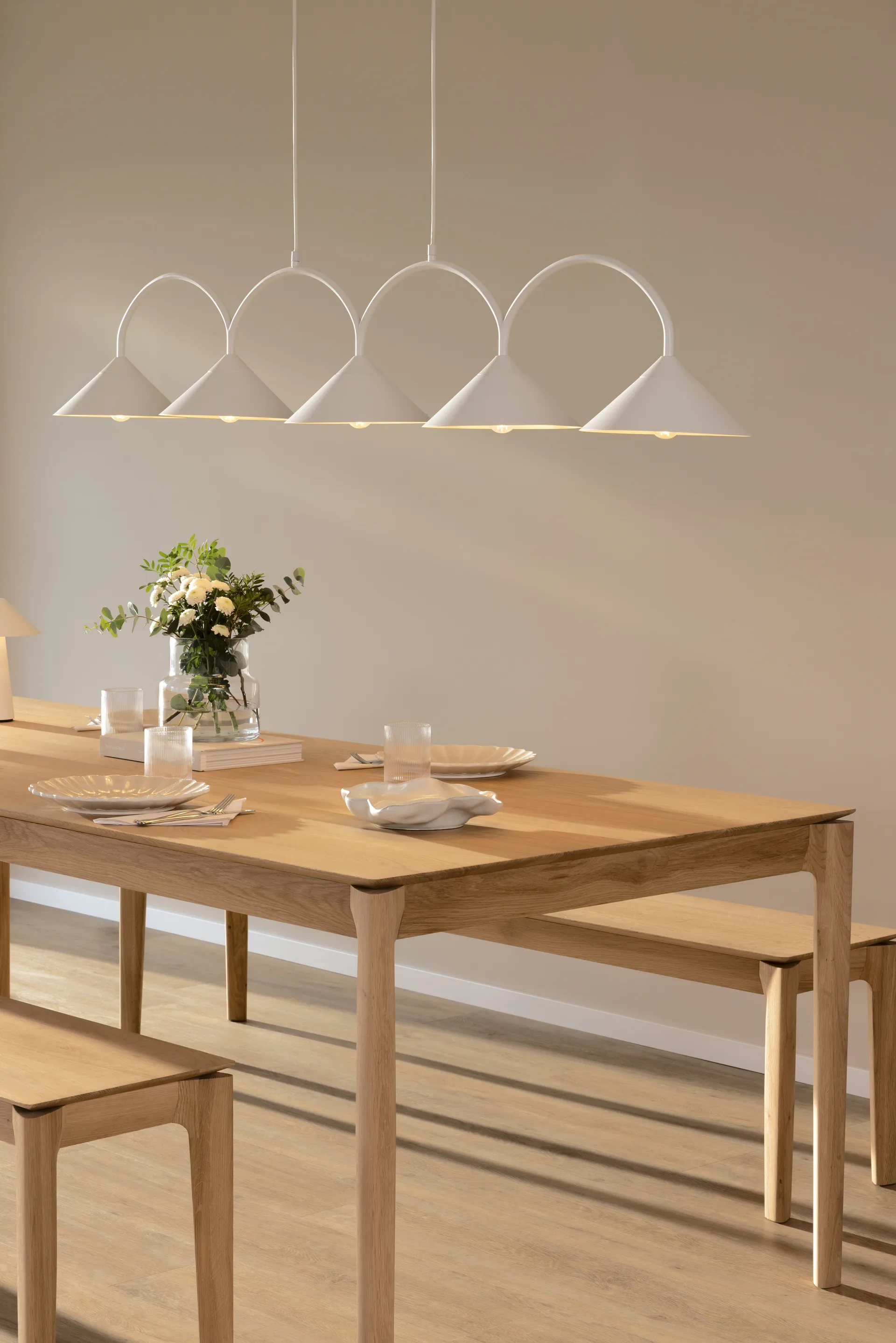 Curve pendel 5, Vit Globen Lighting