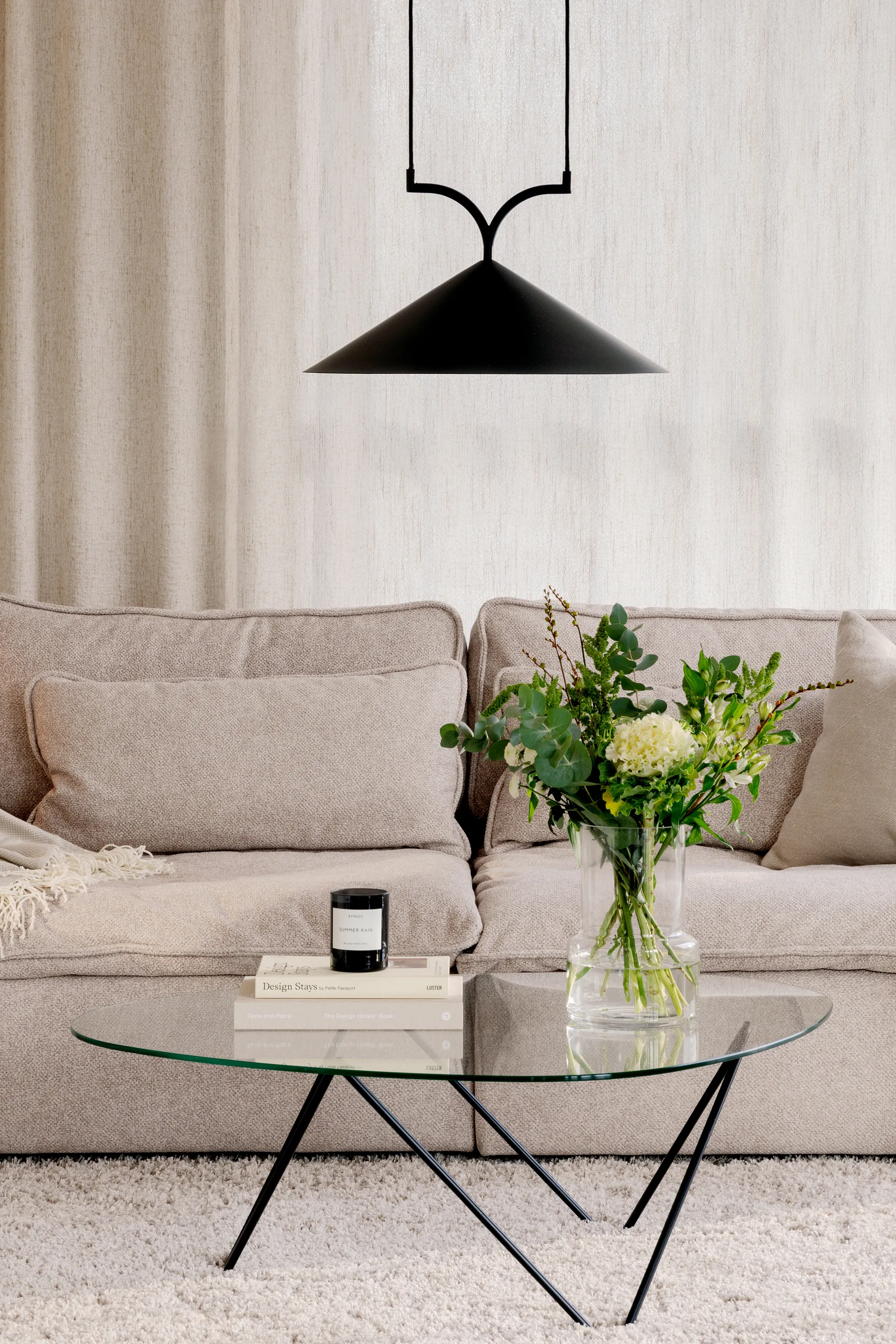 Curve pendel 50, Svart Globen Lighting