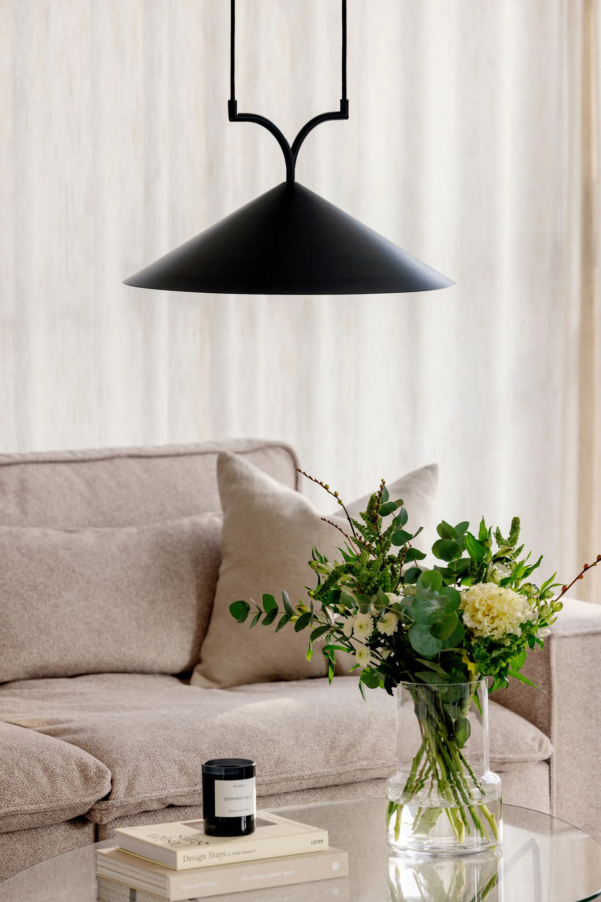 Curve pendel 50, Svart Globen Lighting