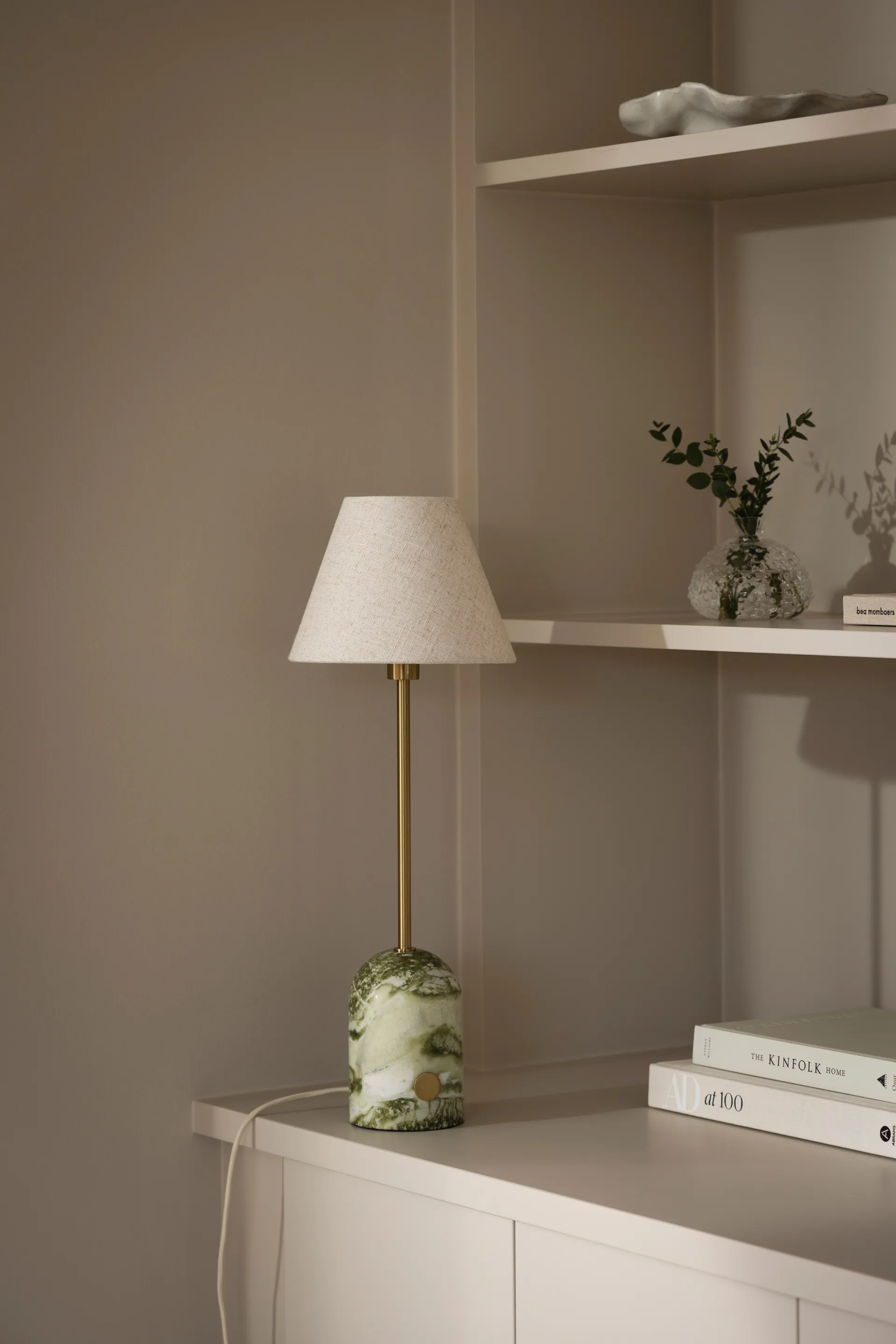 Gino 20 bordslampa, Ljusgrön marmor Globen Lighting