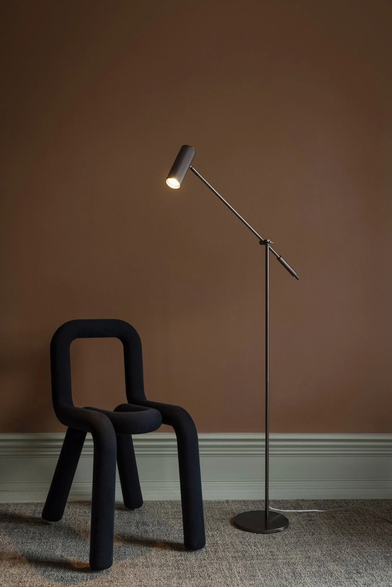 Hubble Read golvlampa, Bronze Globen Lighting