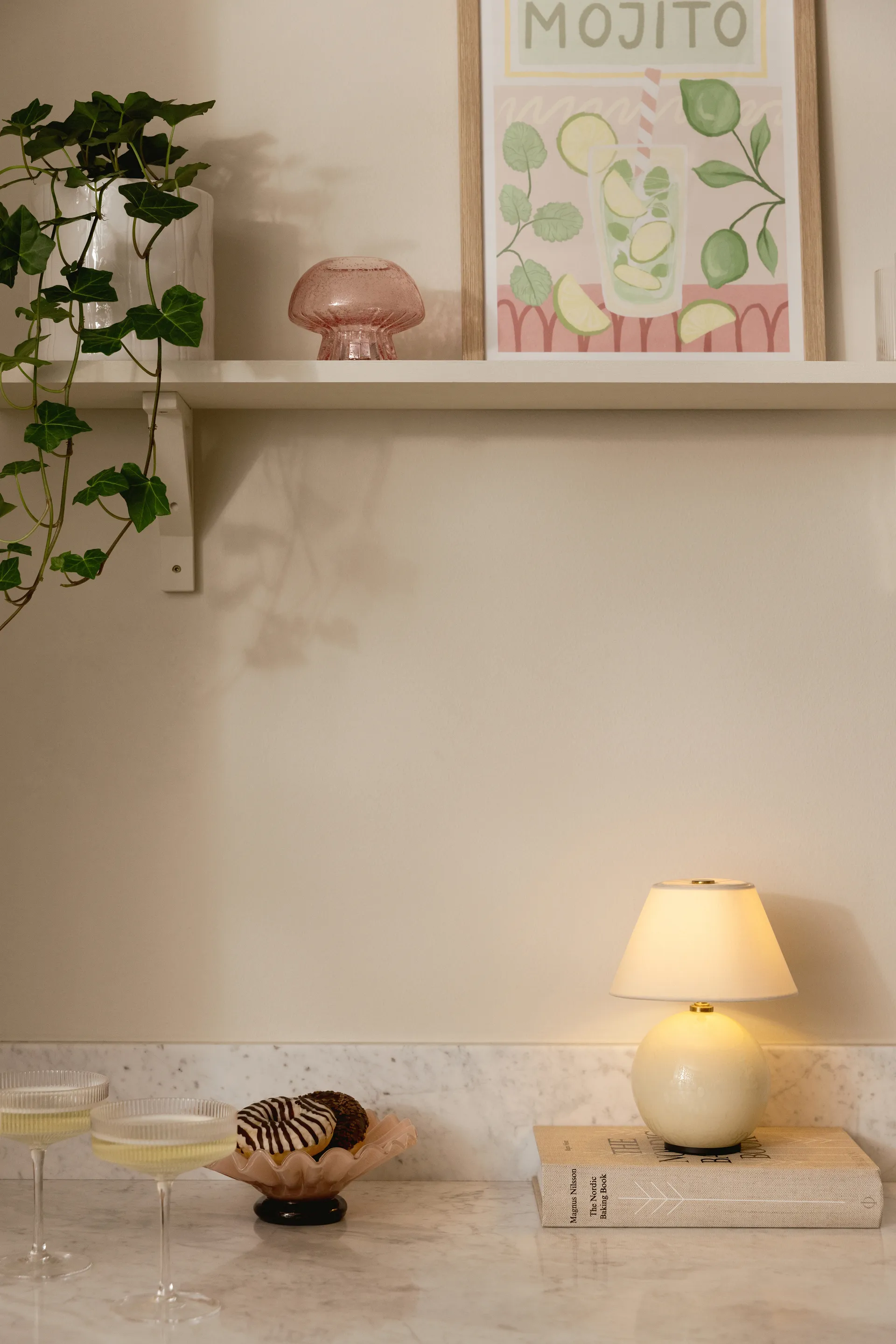 Iris 16 portabel bordslampa, Creme Globen Lighting