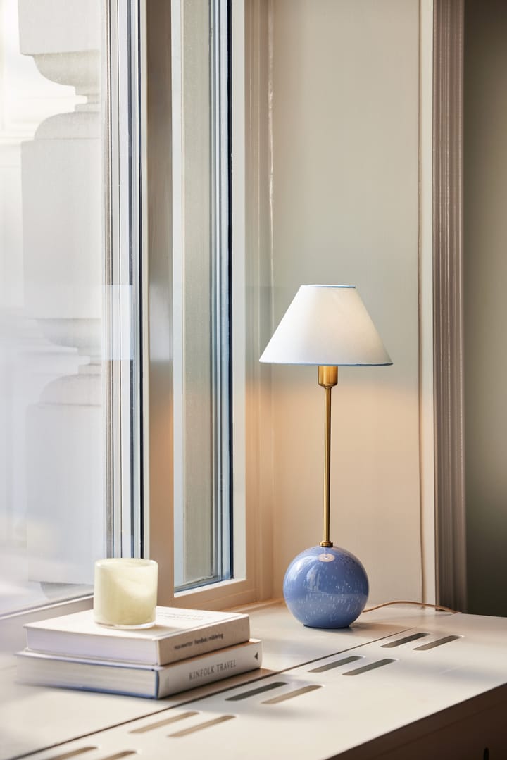 Iris 20 bordslampa - Duvblå - Globen Lighting