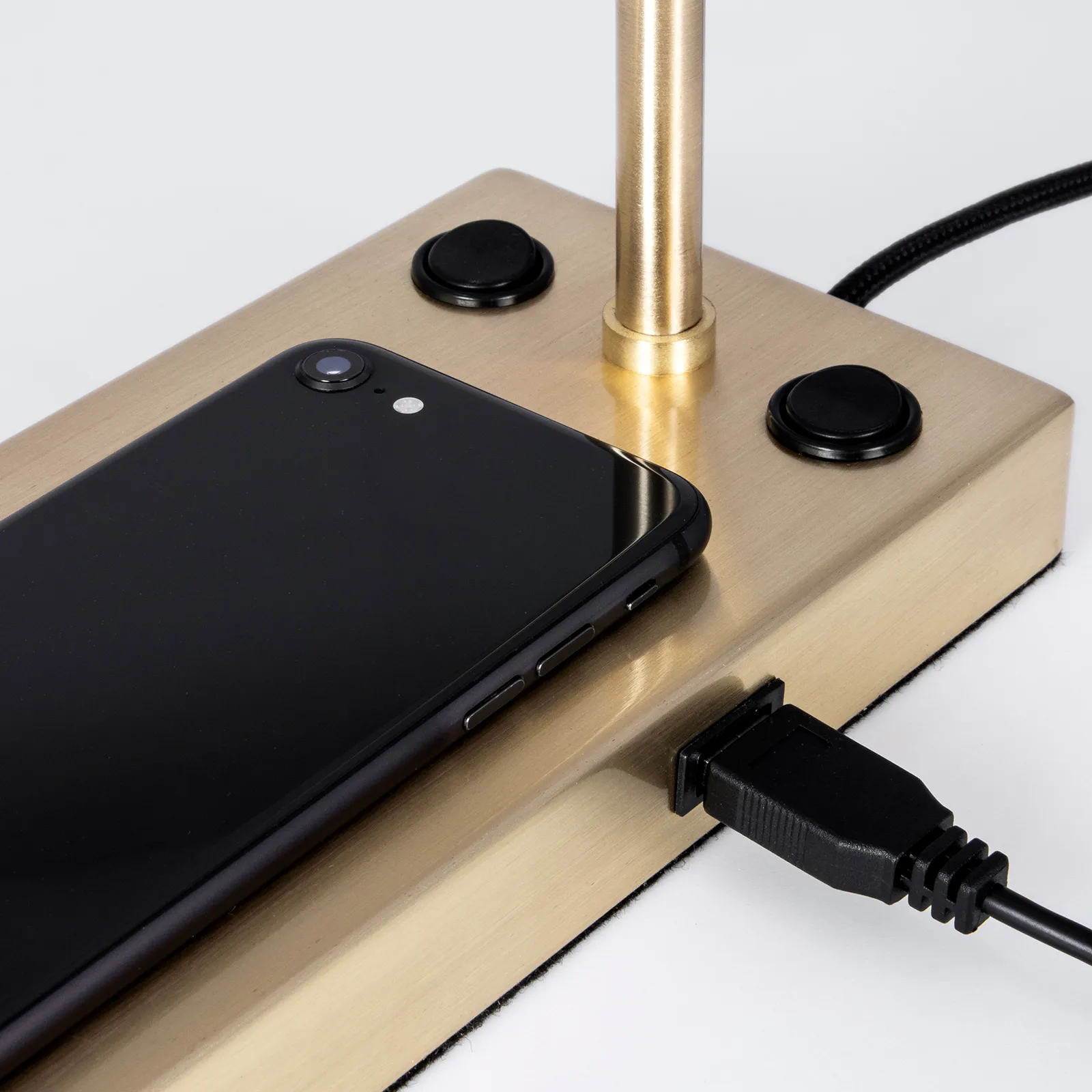 Ludo bordslampa, Borstad mässing Globen Lighting