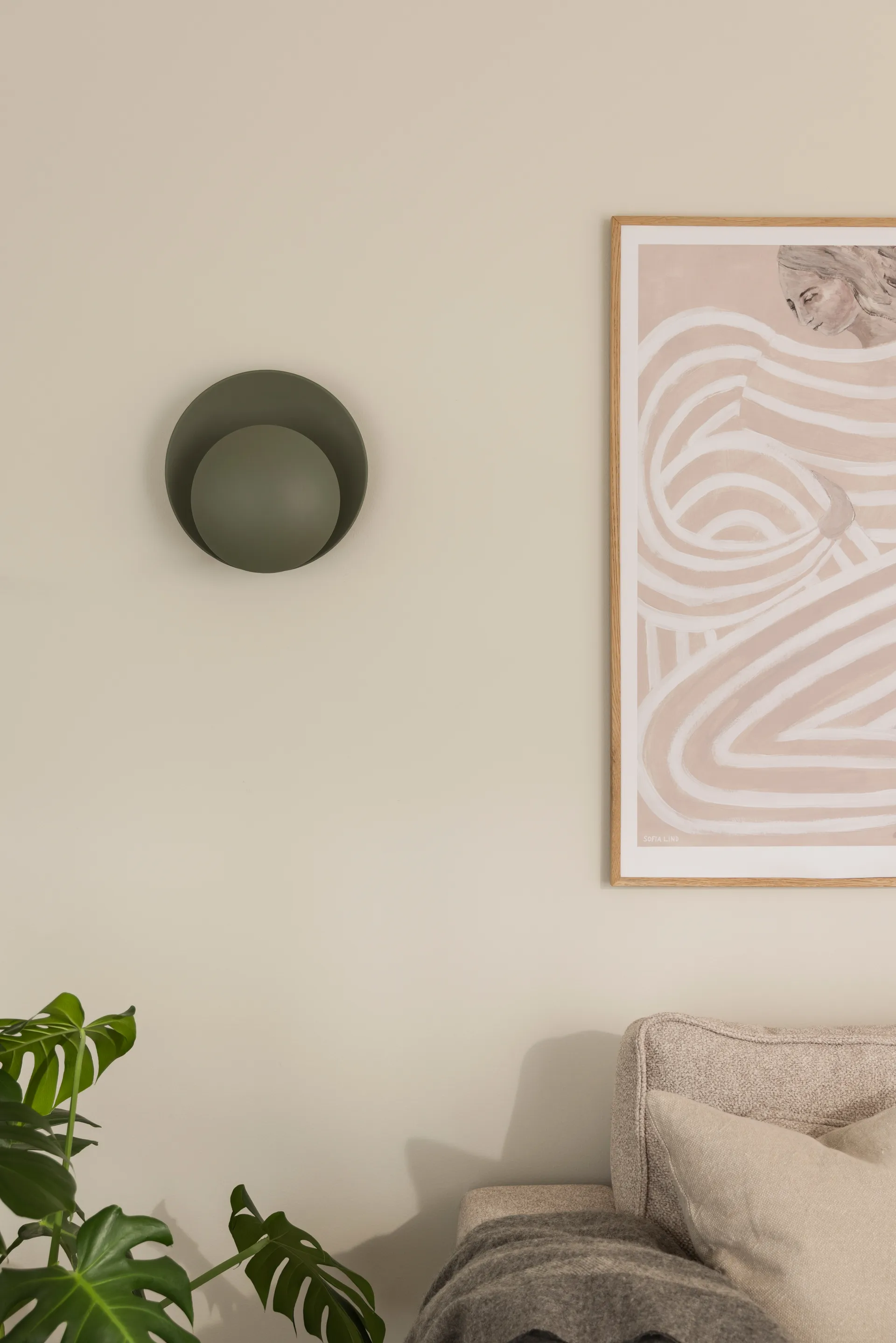 Orbit vägglampa, Mossgrön Globen Lighting