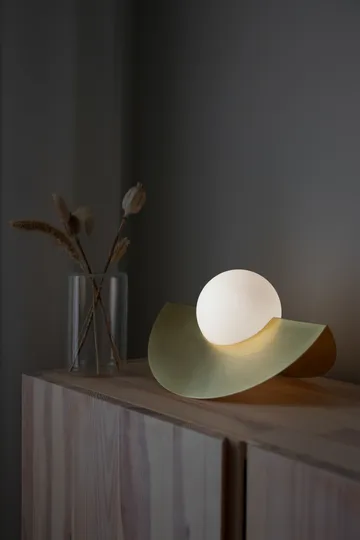 Roccia bordslampa - Borstad mässing - Globen Lighting