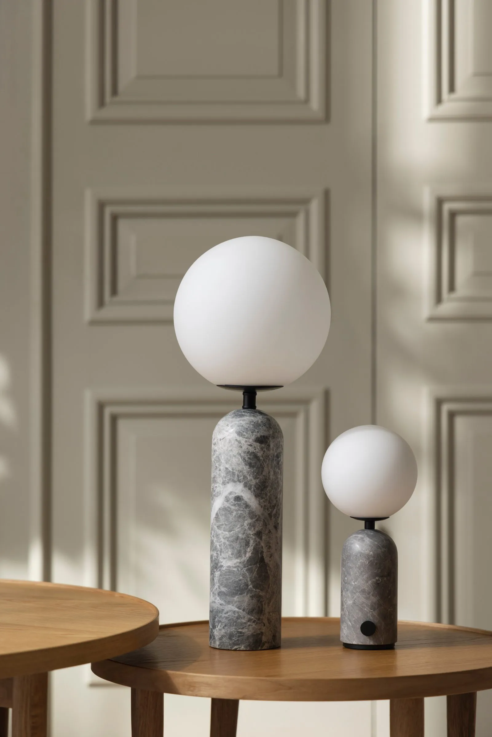 Torrano bordslampa portabel, Grå marmor, 27,5 cm Globen Lighting