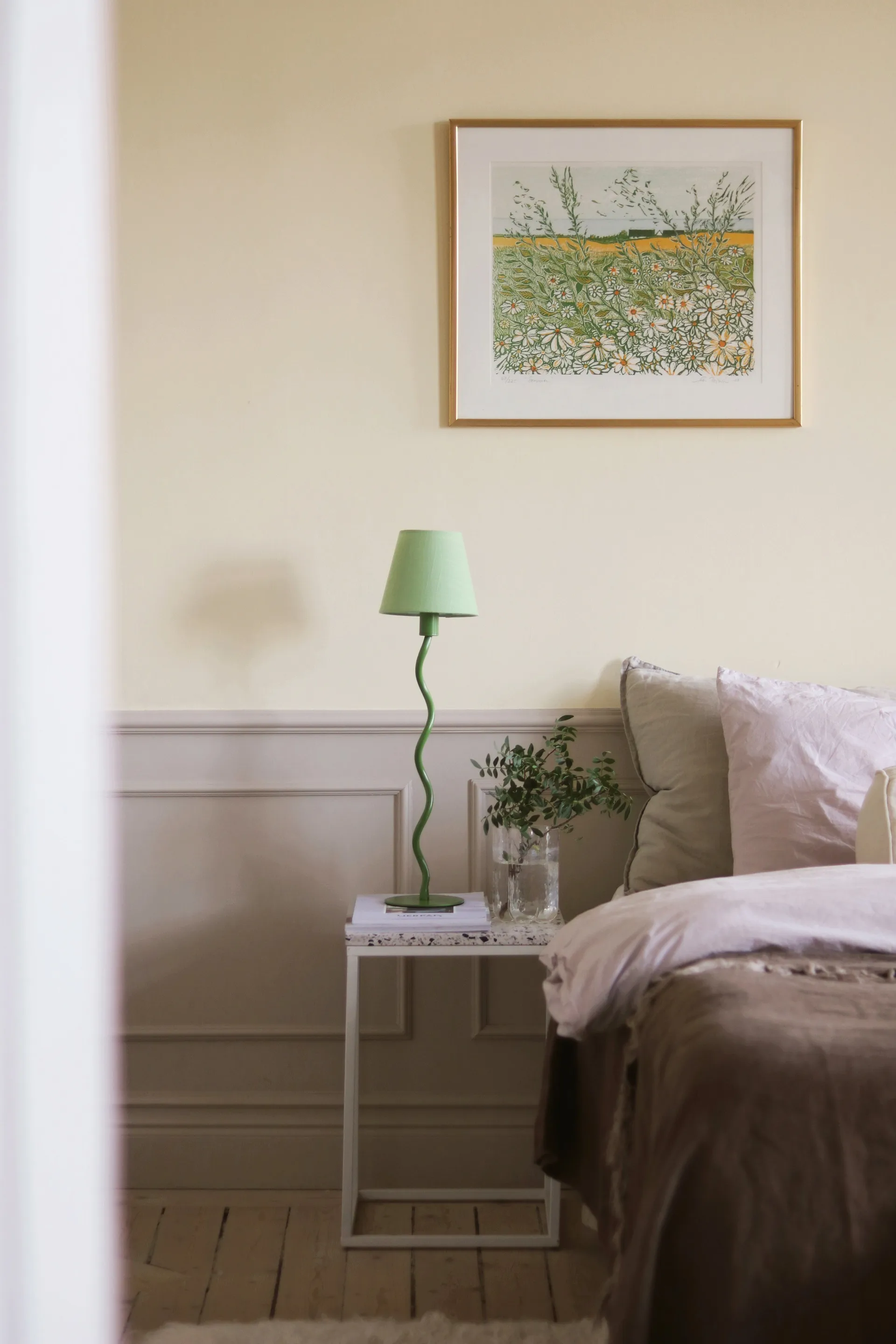 Twist 50 bordslampfot, Grön Globen Lighting