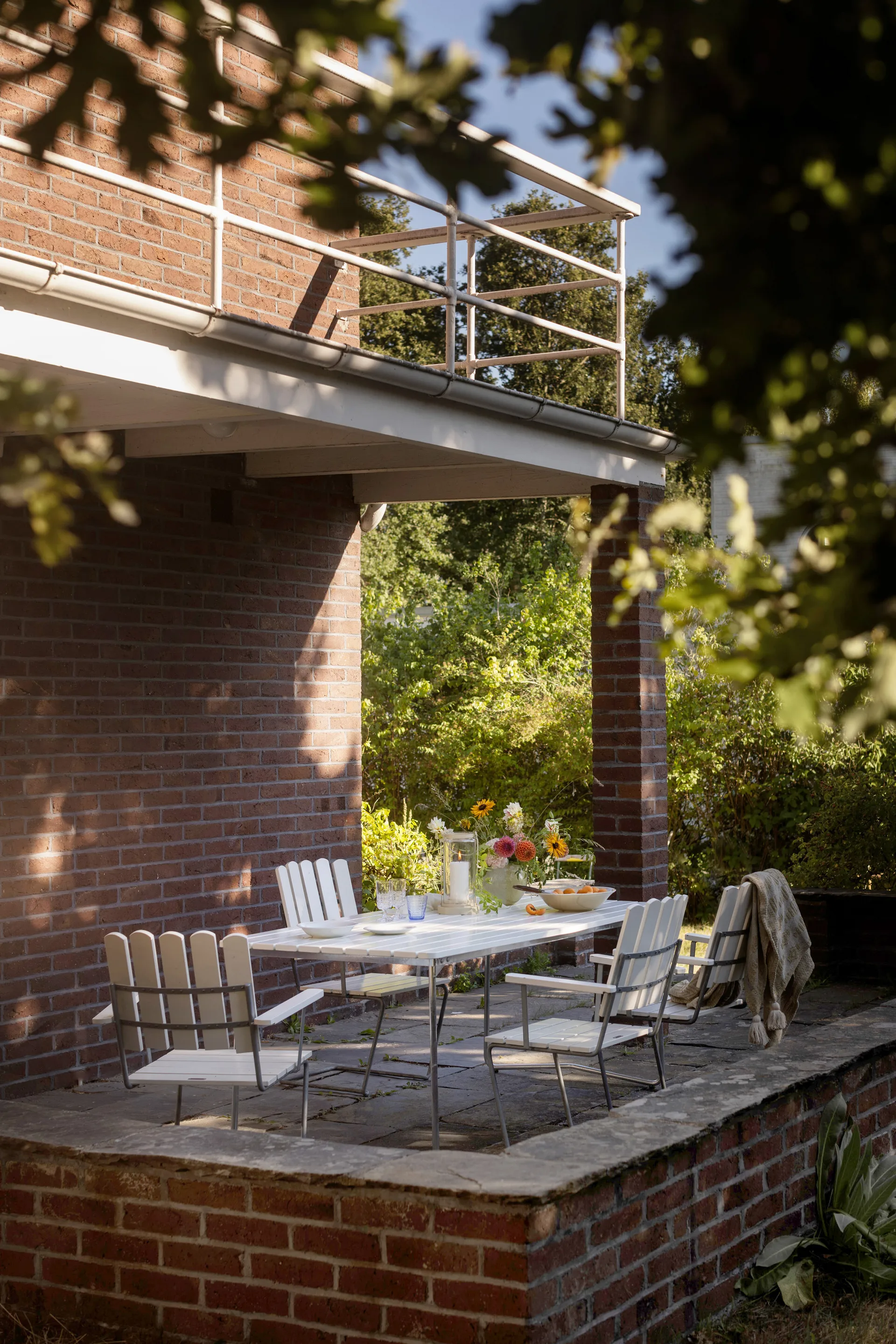 B31 matbord, 170x92 cm, Vit lack ek-varmförzinkad Grythyttan Stålmöbler