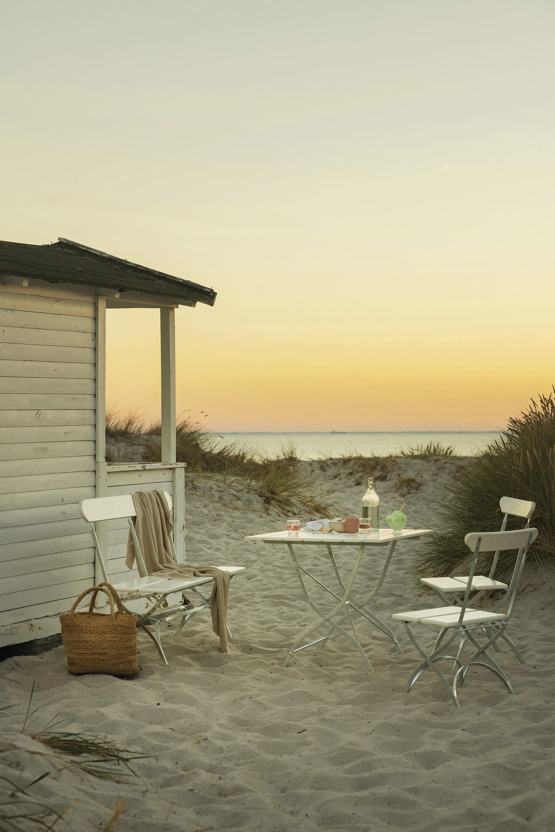 Bryggeristol, Vit lack ek-varmförzinkad Grythyttan Stålmöbler