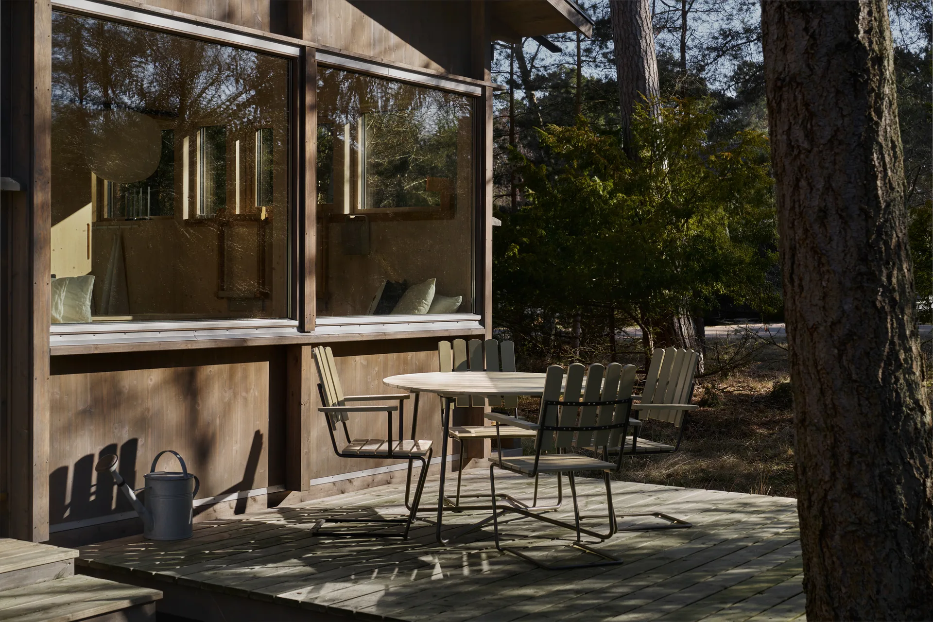 Grythyttan möbelskydd, 9A matbord 100/120 cm + stolar Grythyttan Stålmöbler