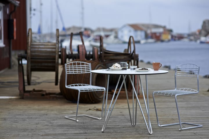 High Tech bord, ø90 cm - vit, varmförzinkat stativ - Grythyttan Stålmöbler