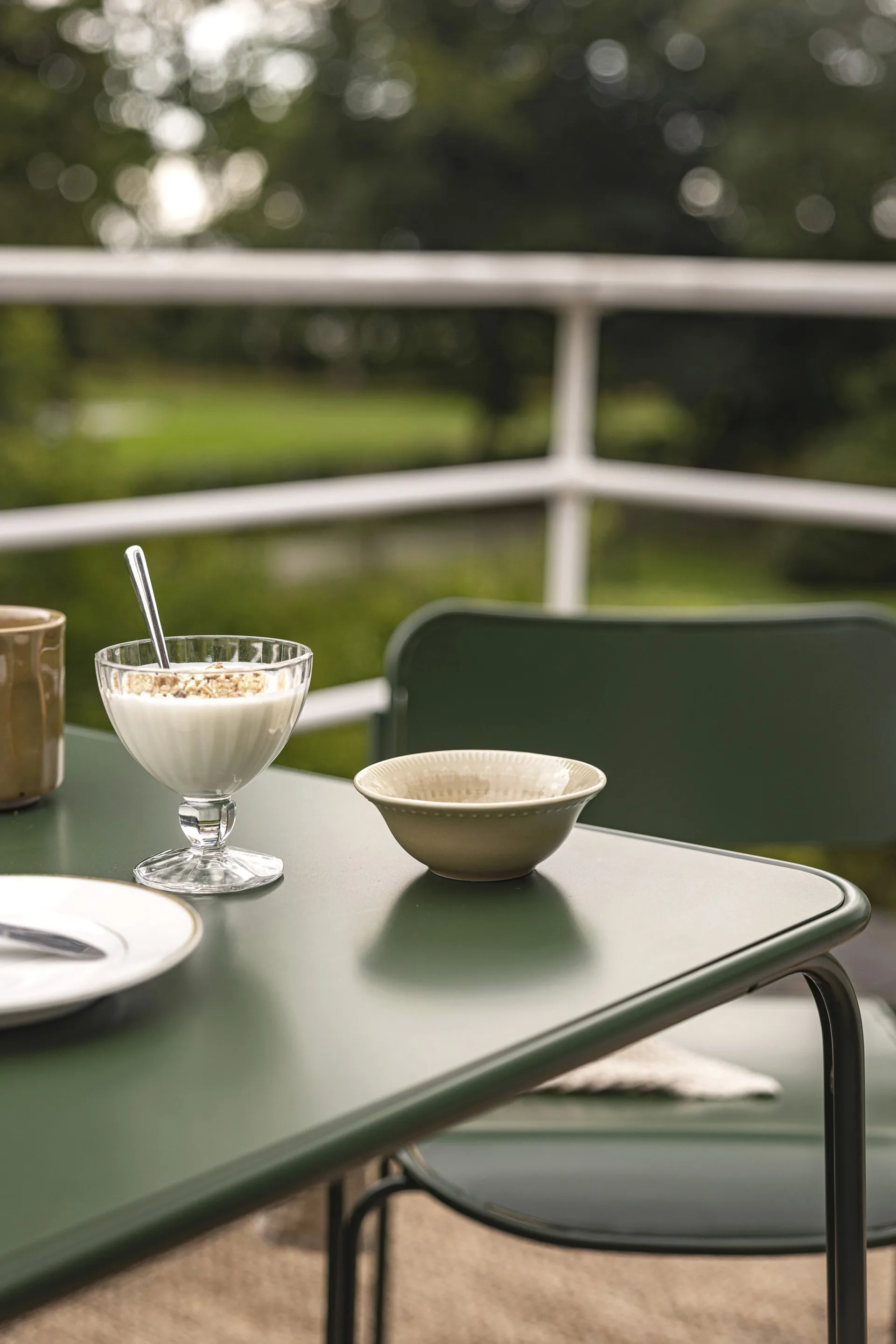 Libelle bord, Förzinkat stål, grön Grythyttan Stålmöbler