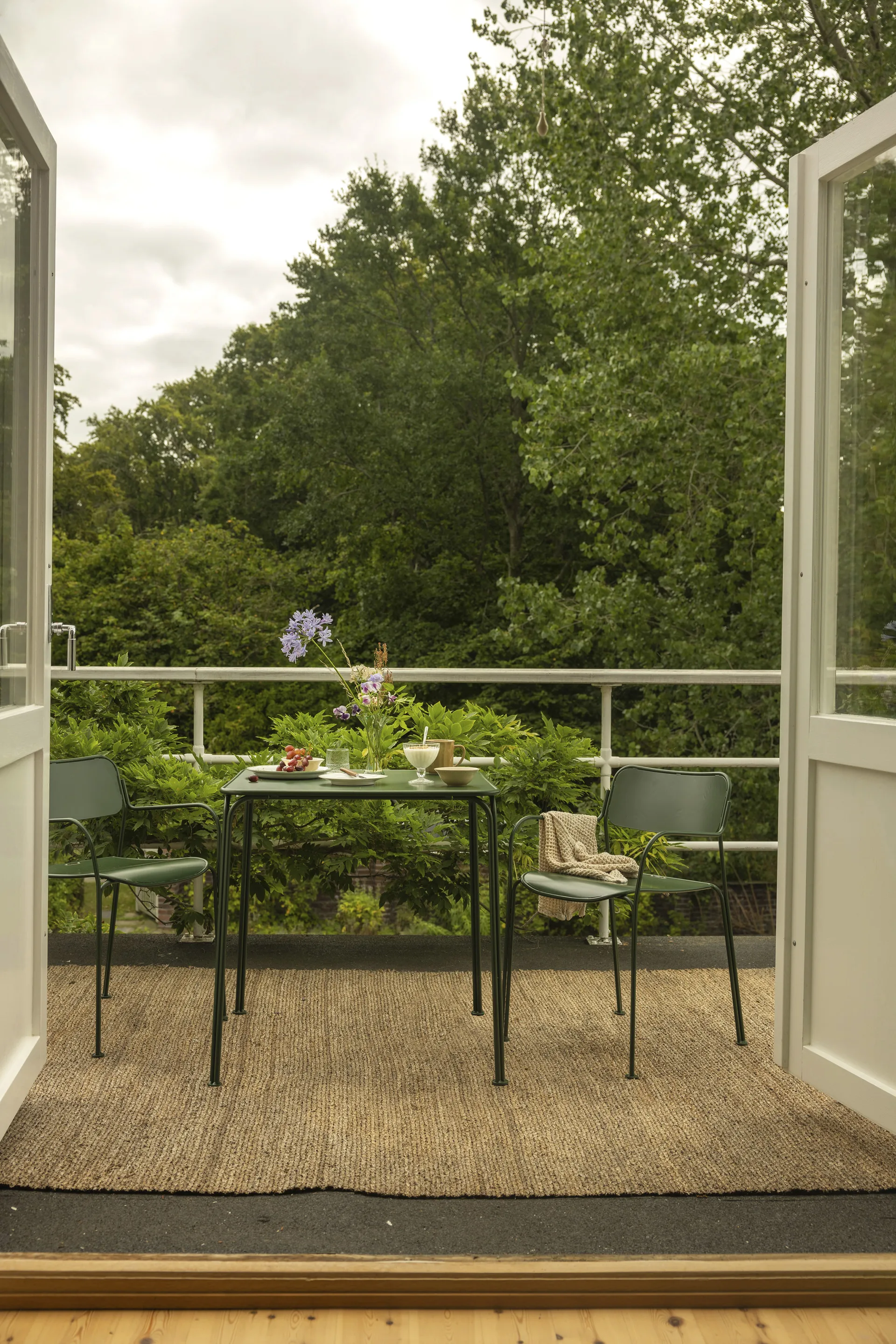 Libelle karmstol, Grön blank pulverlack Grythyttan Stålmöbler