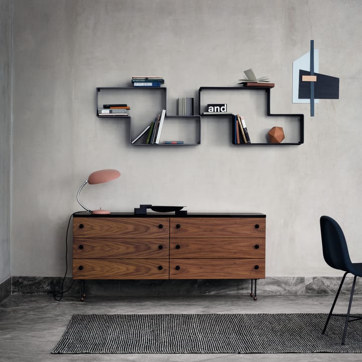 62 Dresser byrå, american walnut, 4 lådor GUBI