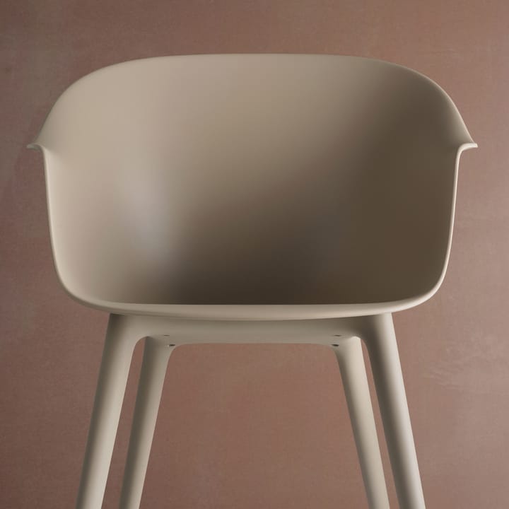 Bat Plastic stol - new beige - GUBI
