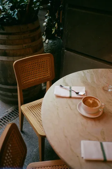 C-chair Outdoor stol - All french cane-natural teak - GUBI