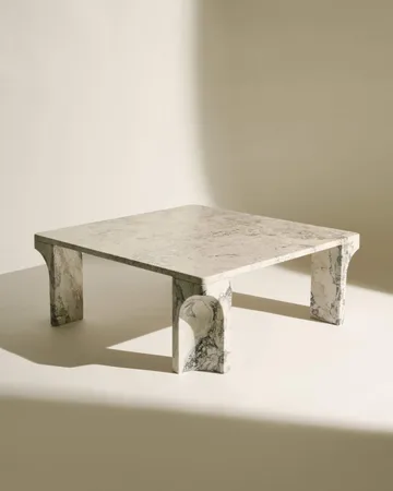 Doric soffbord - Stormy Gray marmor, 80x80 cm - GUBI