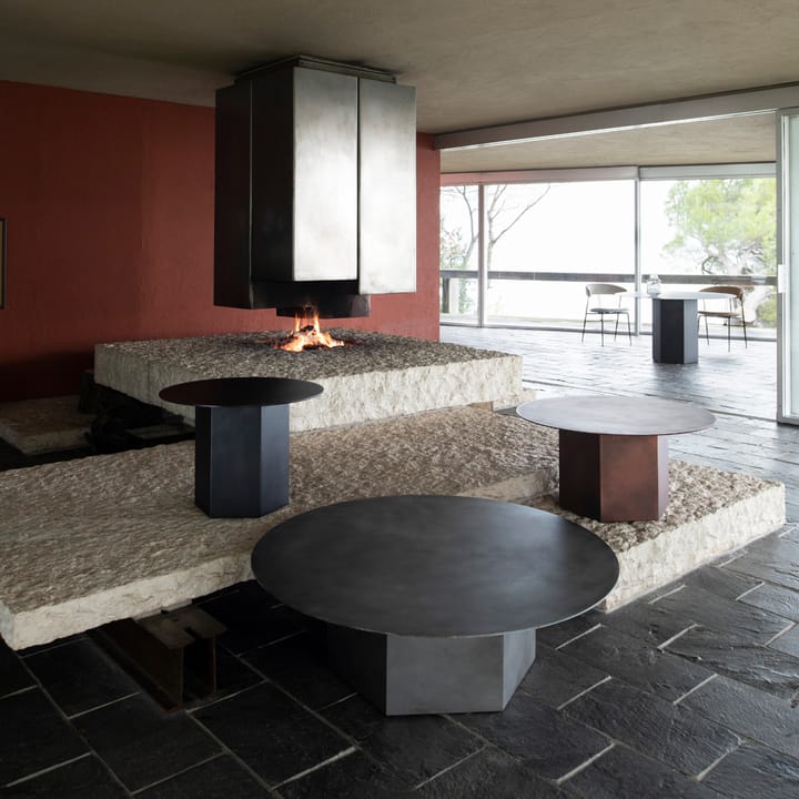 Epic Steel soffbord, Earthy red, Ø80 cm GUBI
